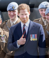 PEOPLE - Prinz Harry besucht eine Helikopter-Basis in Hamshire