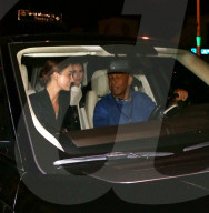 PEOPLE - Russell Simmons küsst seine junge Freundin vor dem Craig's
