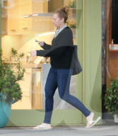 EXKLUSIV - Toni Collette besucht den Beauty Salon in Santa Monica