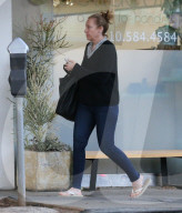 EXKLUSIV - Toni Collette besucht den Beauty Salon in Santa Monica