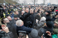 NEWS - London: Tumultartige Szenen bei Auftritt des rechtsradikalen Tommy Robinson am Speakers Corner