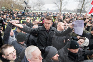 NEWS - London: Tumultartige Szenen bei Auftritt des rechtsradikalen Tommy Robinson am Speakers Corner