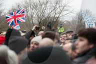 NEWS - London: Tumultartige Szenen bei Auftritt des rechtsradikalen Tommy Robinson am Speakers Corner