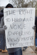 NEWS - London: Tumultartige Szenen bei Auftritt des rechtsradikalen Tommy Robinson am Speakers Corner