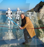 PEOPLE - Starwars-Legende Mark Hamill eröffnet den Skywalk am Felsen von Gibraltar