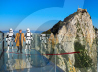 PEOPLE - Starwars-Legende Mark Hamill eröffnet den Skywalk am Felsen von Gibraltar