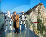 PEOPLE - Starwars-Legende Mark Hamill eröffnet den Skywalk am Felsen von Gibraltar