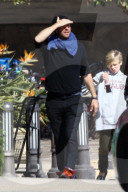 EXKLUSIV - Chris Martin verabschiedet sich herzlich von Moses in Malibu