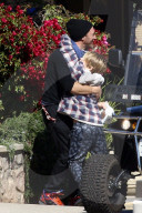 EXKLUSIV - Chris Martin verabschiedet sich herzlich von Moses in Malibu