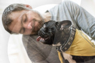 FEATURE - Therapy Hunde
