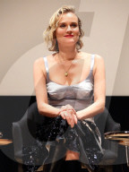 PEOPLE - Diane Krueger lässt einblicken an der Filmpremiere in Tokio
