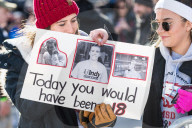 PEOPLE - Prominente setzen beim "March For Our Lives" ein Zeichen