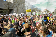 PEOPLE - Prominente setzen beim "March For Our Lives" ein Zeichen