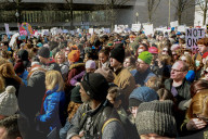 PEOPLE - Prominente setzen beim "March For Our Lives" ein Zeichen