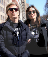 PEOPLE - Prominente setzen beim "March For Our Lives" ein Zeichen