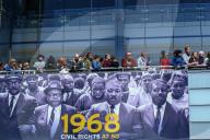 PEOPLE - Prominente setzen beim "March For Our Lives" ein Zeichen