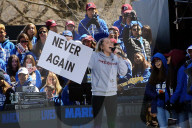 PEOPLE - Prominente setzen beim "March For Our Lives" ein Zeichen