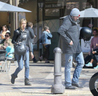 EXKLUSIV - Motorrad-Braut: Denise Richards braust mit ihrem neuen Freund durch Malibu