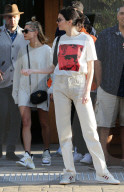 PEOPLE - Girlie-Day: Kendall Jenner und Hailey Baldwin gehen ins Nobu in Malibu