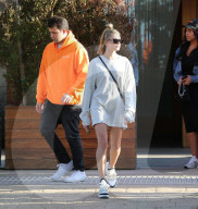 PEOPLE - Girlie-Day: Kendall Jenner und Hailey Baldwin gehen ins Nobu in Malibu