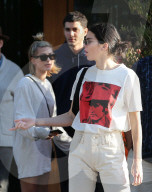 PEOPLE - Girlie-Day: Kendall Jenner und Hailey Baldwin gehen ins Nobu in Malibu