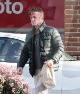 EXKLUSIV - Sean Penn mag es leger
