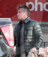 EXKLUSIV - Sean Penn mag es leger