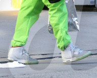 EXKLUSIV - Justin Bieber spurtet nach dem Gym zu seinem Lamborghini