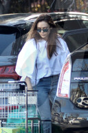 PEOPLE - Elizabeth Olsen kauft bei 'Whole Foods' ein