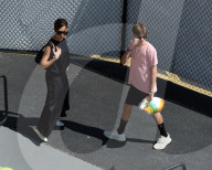 PEOPLE - Tennis: Familie Beckham mit verletztem Brooklyn am Miami Open