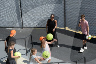 PEOPLE - Tennis: Familie Beckham mit verletztem Brooklyn am Miami Open