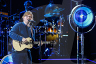 PEOPLE - Elton John und weitere Sänger beim A Grammy Salute Konzert in New York