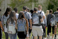 NEWS - Parkland nach Amok: Schulbeginn mit PlastiktÃ¼ten und transparenten RucksÃ¤cken