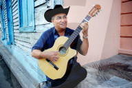 PORTRAIT - Eliades Ochoa 