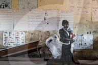 REPORTAGE - Menschen aus Süd Sudan leben und lernen im Flüchtlingscamp Plabek in Uganda