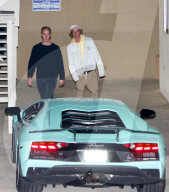 EXKLUSIV - Justin Bieber verlässt die Abendmesse in Beverly Hills