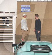 EXKLUSIV - Justin Bieber verlässt die Abendmesse in Beverly Hills