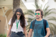 PEOPLE - Fernando Alonso hält mit seiner Linda Händchen in Bahrain