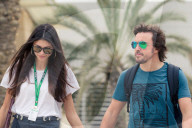 PEOPLE - Fernando Alonso hält mit seiner Linda Händchen in Bahrain