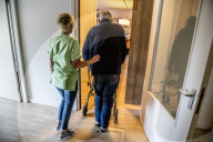 REPORTAGE - Seniorenpflege im Altersheim