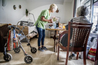REPORTAGE - Seniorenpflege im Altersheim
