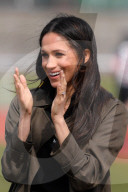 PEOPLE - Prin Harry und seine Meghan besuchen die Invictus Games an der Bath Universität