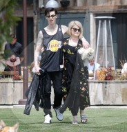 EXKLUSIV - Kelly Osbourne strahlt frisch verliebt an der Seite ihres neuen Boyfriends