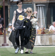 EXKLUSIV - Kelly Osbourne strahlt frisch verliebt an der Seite ihres neuen Boyfriends