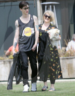 EXKLUSIV - Kelly Osbourne strahlt frisch verliebt an der Seite ihres neuen Boyfriends
