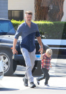 PEOPLE - Dem Papa aus dem Gesicht geschnitten: Josh Duhamel's Sohn Axl