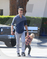 PEOPLE - Dem Papa aus dem Gesicht geschnitten: Josh Duhamel's Sohn Axl
