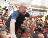 NEWS - Brasiliens verurteilter Ex-Präsident Luiz Inacio Lula da Silva stellt sich den Behörden