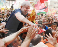 NEWS - Brasiliens verurteilter Ex-Präsident Luiz Inacio Lula da Silva stellt sich den Behörden