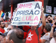 NEWS - Brasiliens verurteilter Ex-Präsident Luiz Inacio Lula da Silva stellt sich den Behörden